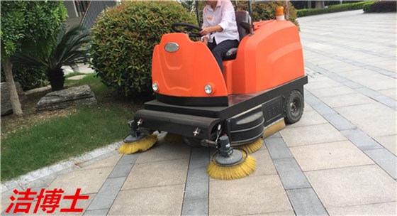 電動(dòng)掃地車(chē)