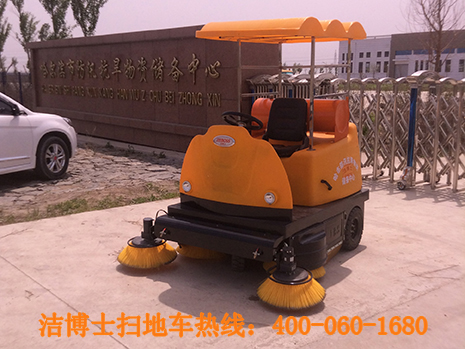 掃路車(chē) 掃路車(chē)