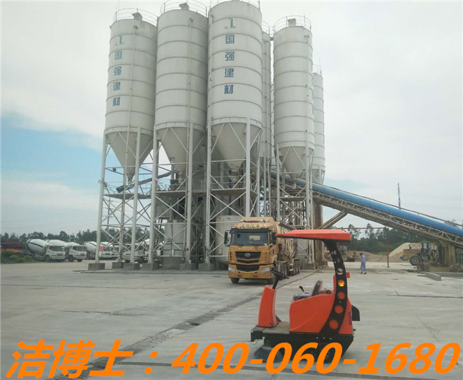 潔博士駕駛掃地車(chē)客戶(hù)案例—國強建材