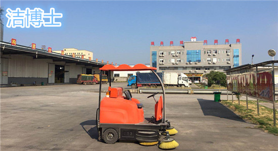 電動(dòng)掃地車(chē)