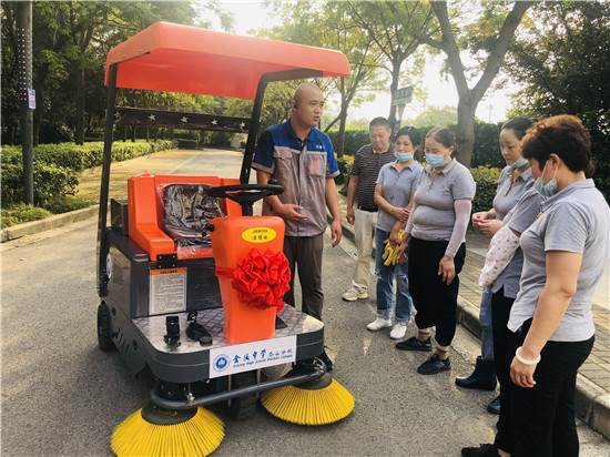 潔博士掃地車(chē)愛(ài)心捐贈